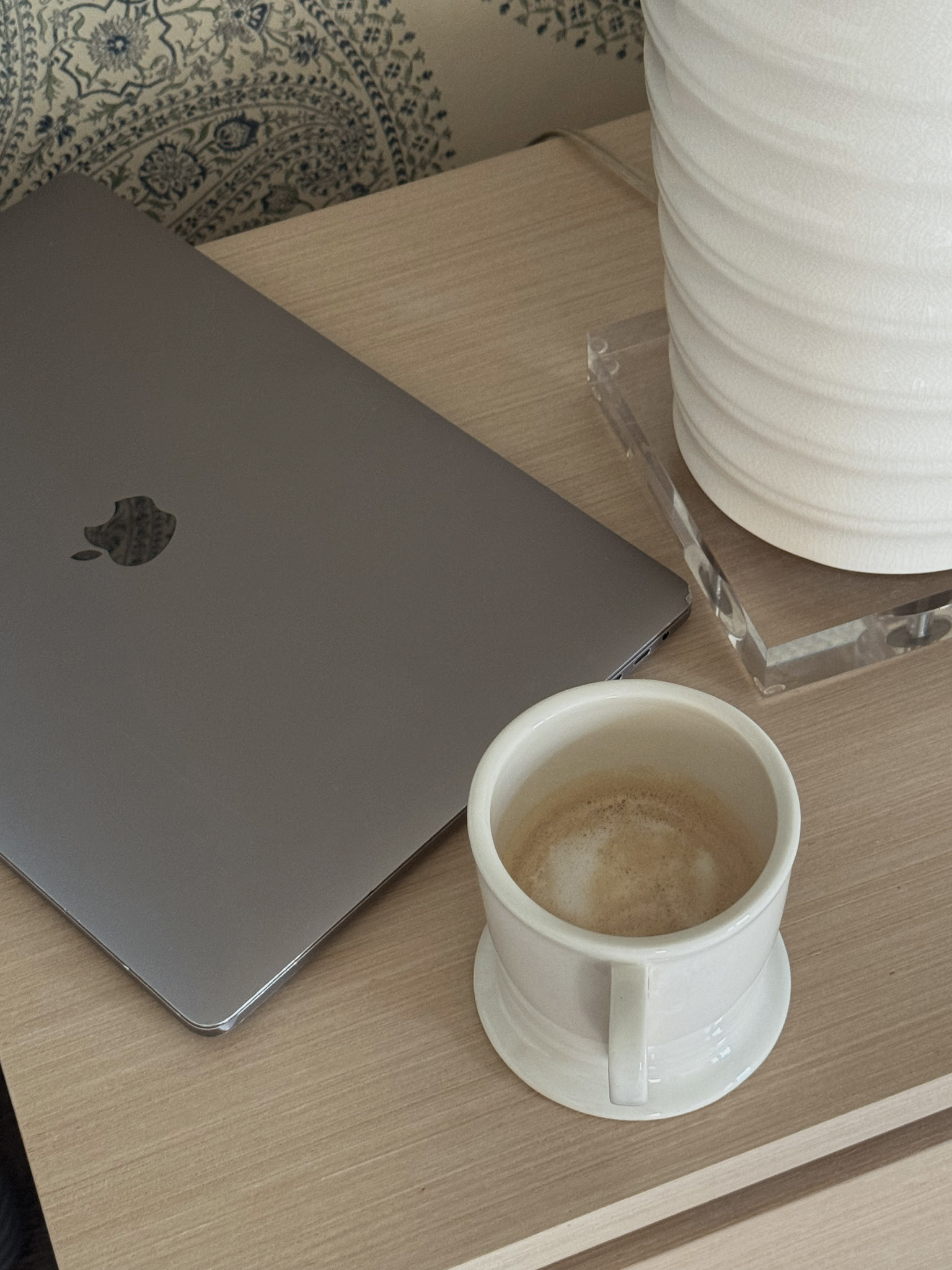 Blogger ready to start the evolution program with a laptop and cup of coffee